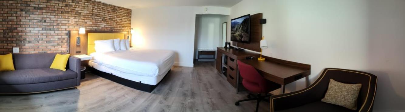 Penn Lodge Hotel & Suites Philadelphia - Бенсалем Екстериор снимка