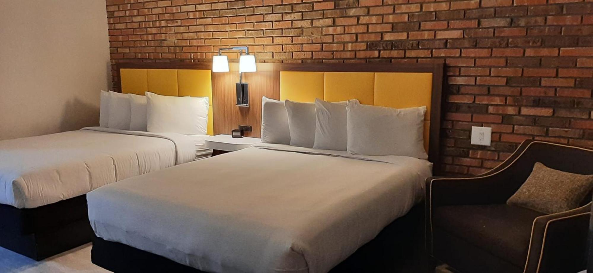 Penn Lodge Hotel & Suites Philadelphia - Бенсалем Екстериор снимка