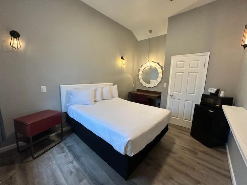Penn Lodge Hotel & Suites Philadelphia - Бенсалем Екстериор снимка