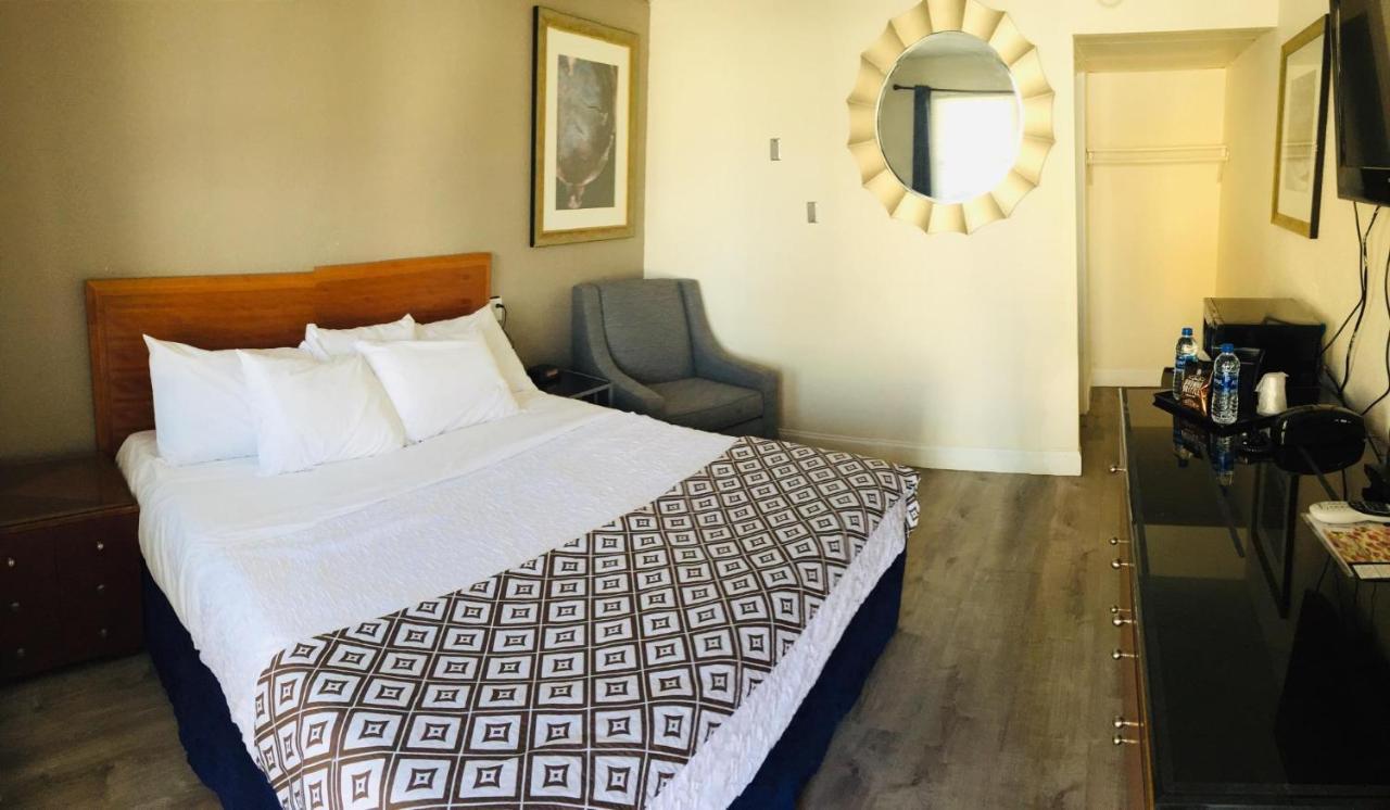 Penn Lodge Hotel & Suites Philadelphia - Бенсалем Екстериор снимка